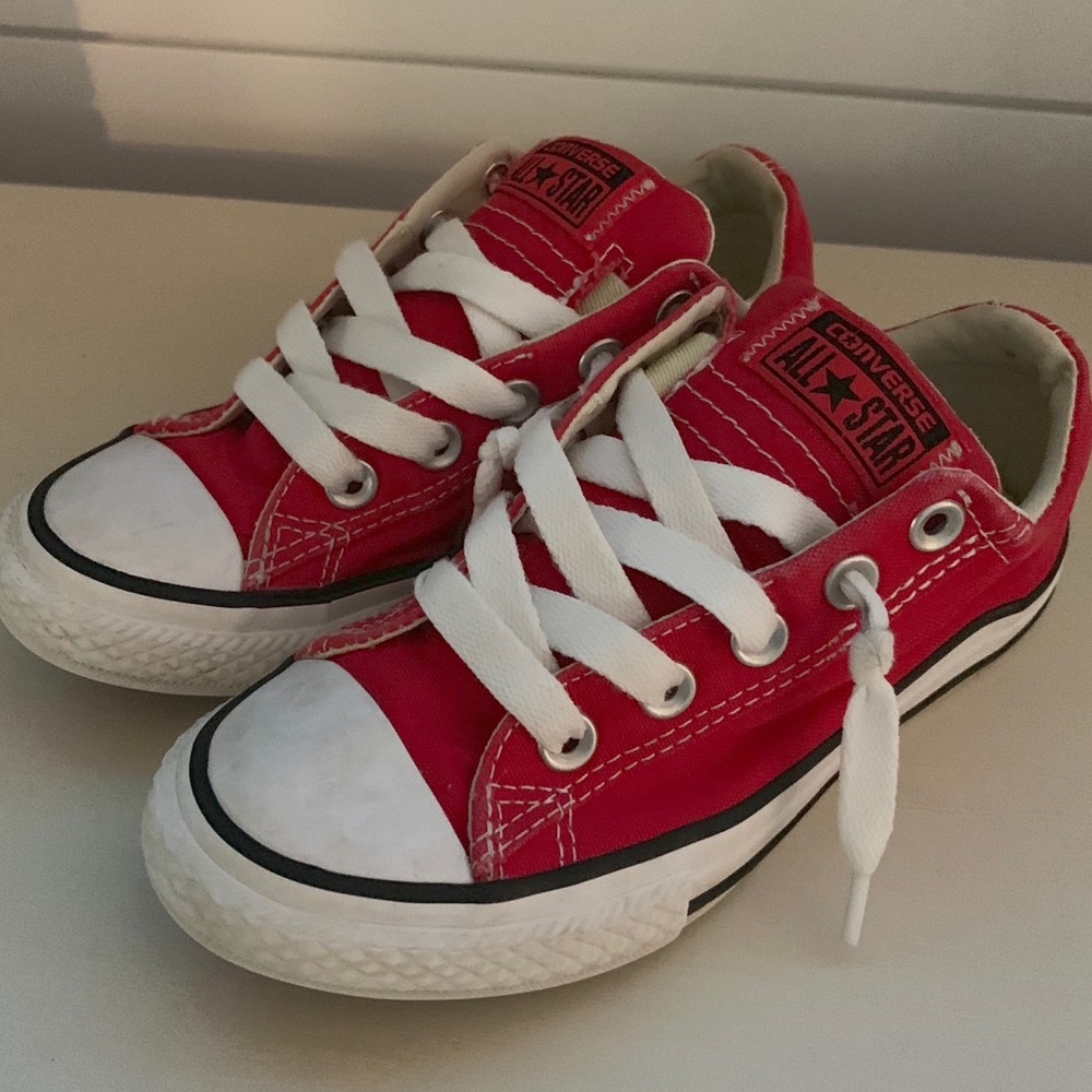 Red converse all star girls size 1